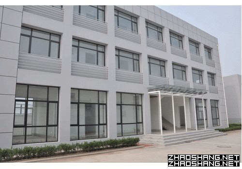 办公楼为三层结构每层配卫生间.